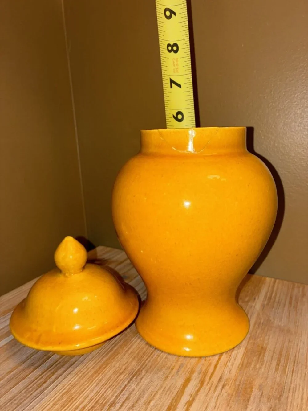 Haeger Pottery, 2 Ginger Jars, 6-inches, Mustard, Ecru, stamped, crack, Urn,vase